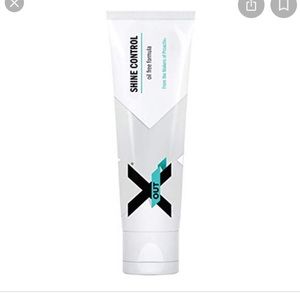 X OUT SHINE CONTROL - Proactiv